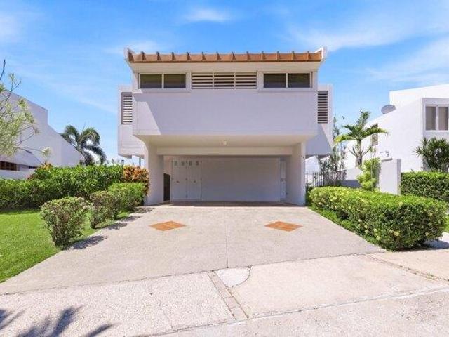 House for sale in San Juan