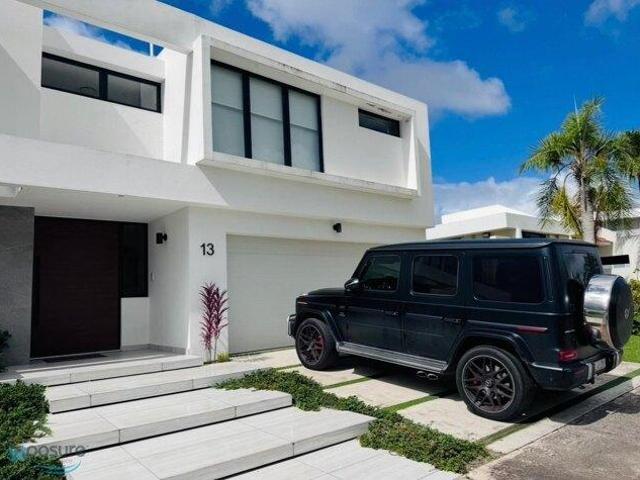 House for sale in San Juan
