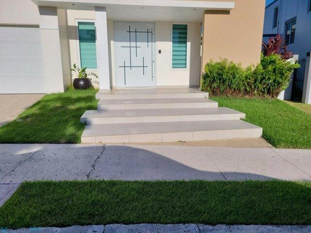 House for sale in San Juan
