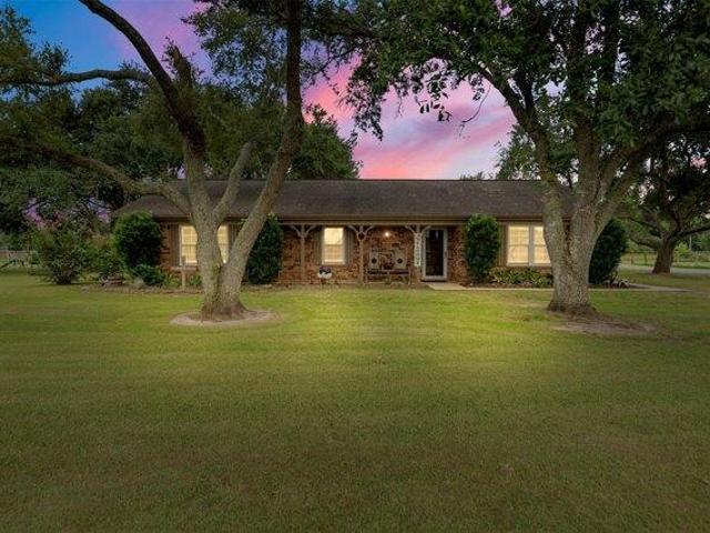 House for sale in Santa Fe, Texas