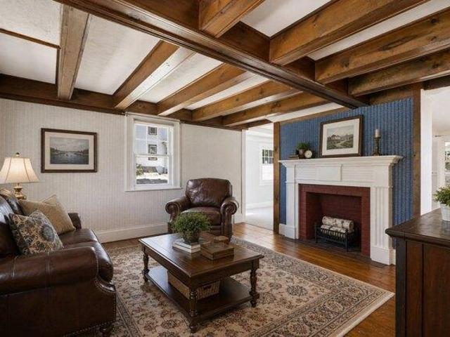 House for sale in Saugus, Essex County