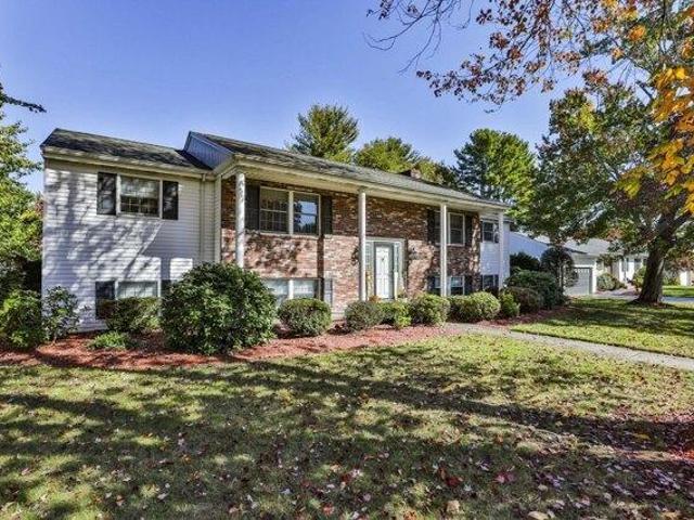 House for sale in North Saugus, Saugus