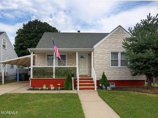 House for sale in Sayreville, New Jersey
