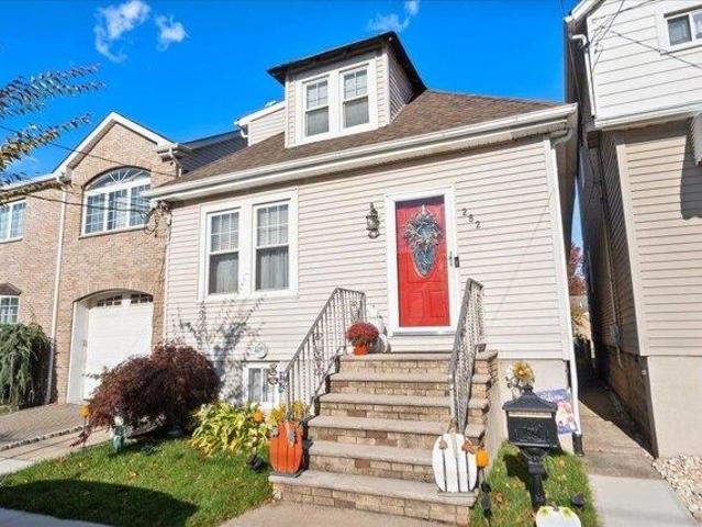 House for sale in Hudson, New Jersey