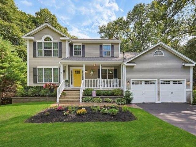 House for sale in Seekonk, Bristol County