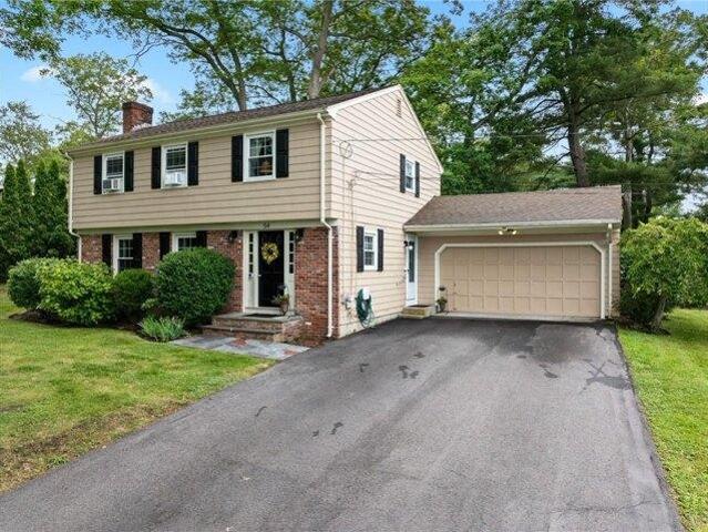 House for sale in Seekonk