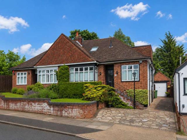 Farm for sale in London Borough of Havering, Greater London