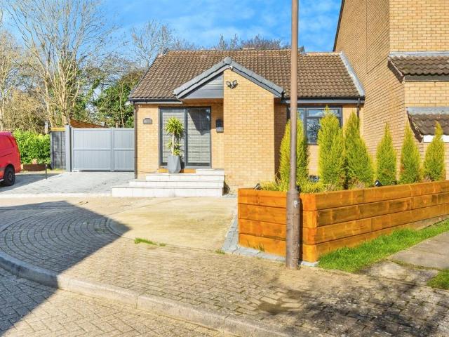 Bungalow for sale in Milton Keynes
