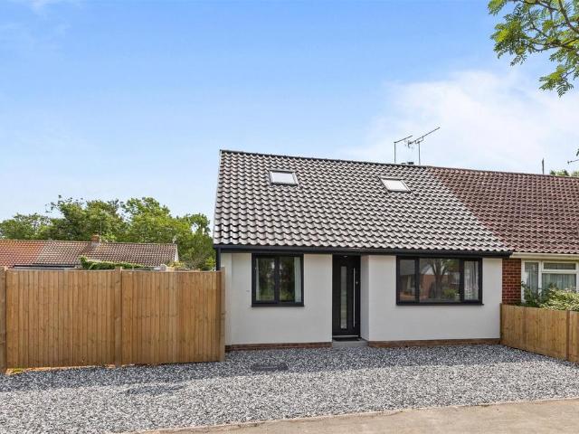 Bungalow for sale in Wick, Clapham