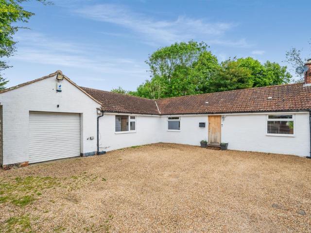 Bungalow for sale in Hillview, Surrey