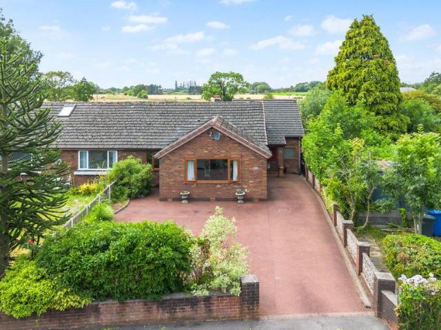 Bungalow for sale in Lately Common, Warrington