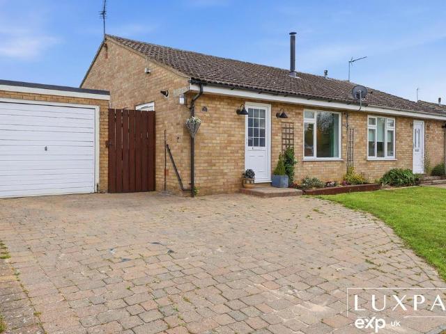 Bungalow for sale in Chelmondiston, Suffolk