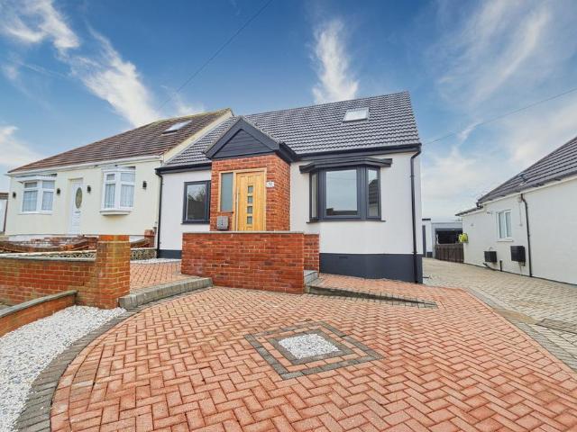 Bungalow for sale in Collier Row, Greater London
