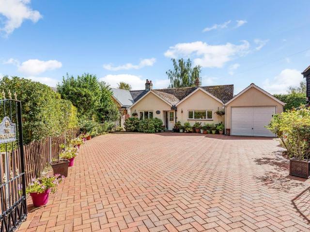 Bungalow for sale in Barton Stacey, Hampshire