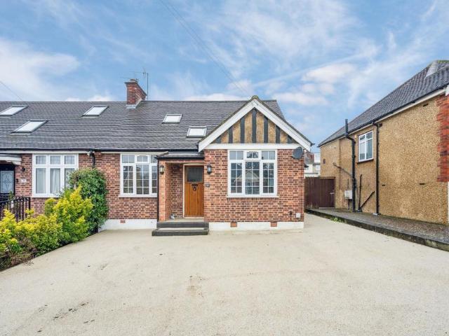 Bungalow for sale in Lane, Greater London