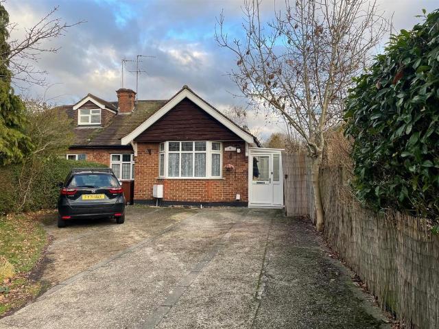 Bungalow for sale in Potters Bar, Hertfordshire