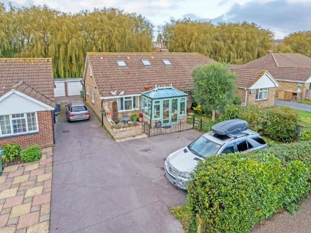 Bungalow for sale in Arundel, Clapham