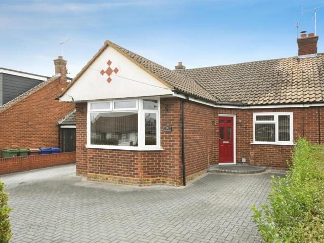 Bungalow for sale in Fobbing, Essex