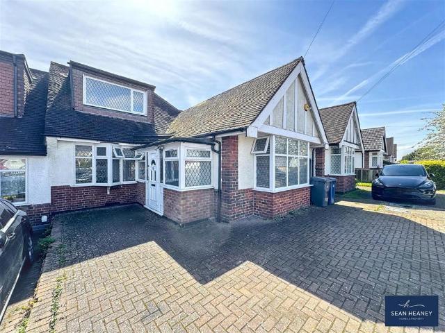 Bungalow for sale in High Barnet, Greater London