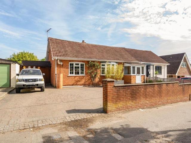 Bungalow for sale in Helford, Hampshire