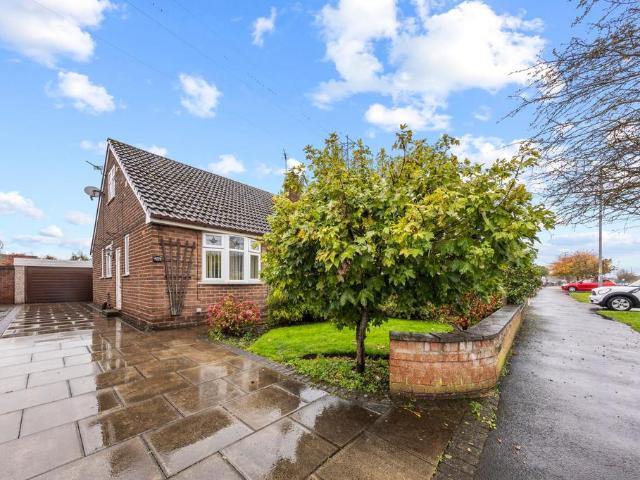 Bungalow for sale in Wilderspool, Warrington