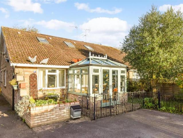 Bungalow for sale in Arundel, Clapham