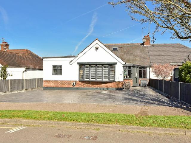 Bungalow for sale in Potters Bar, Hertfordshire