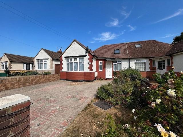 Bungalow for sale in Spring Park, Luton