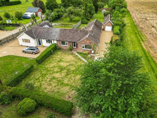 Bungalow for sale in Arrington, Cambridgeshire