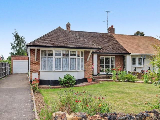 Bungalow for sale in Alton Barnes, Essex
