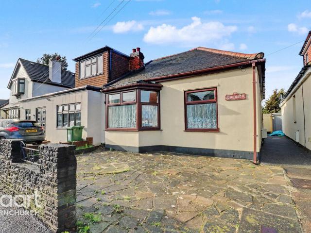 Bungalow for sale in Hornchurch, Greater London