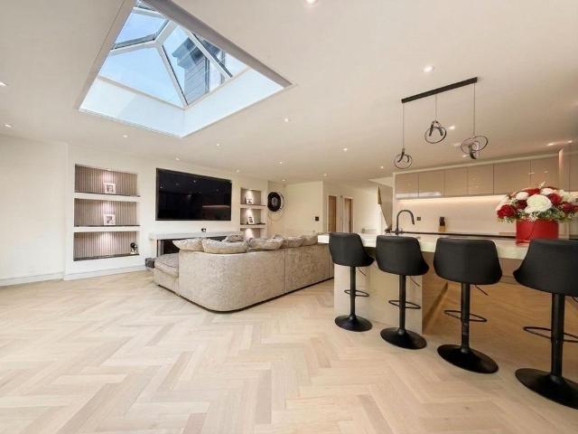Bungalow for sale in Ellenbrook, Salford