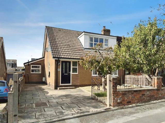 Bungalow for sale in The Bank, Odd Rode