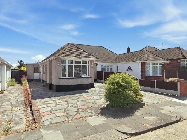 Bungalow for sale in Alton Barnes, Essex