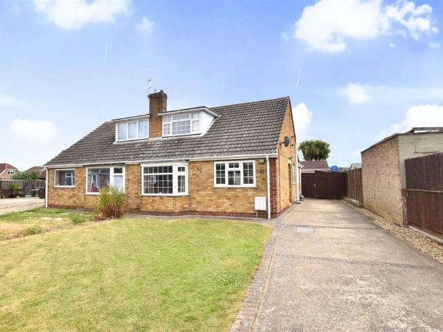 Bungalow for sale in New Waltham