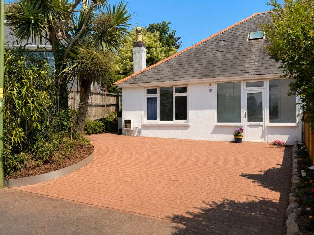 Bungalow for sale in Foxhole, Livermead