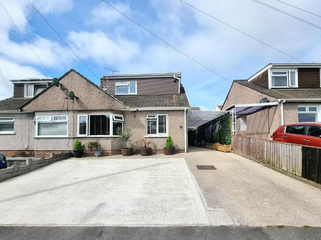 Bungalow for sale in Cefn Glas, Wales