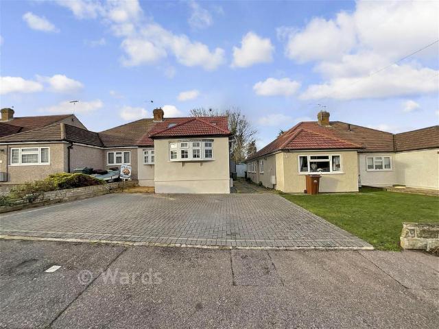 Bungalow for sale in Sutton-at-Hone and Hawley, Monks Orchard
