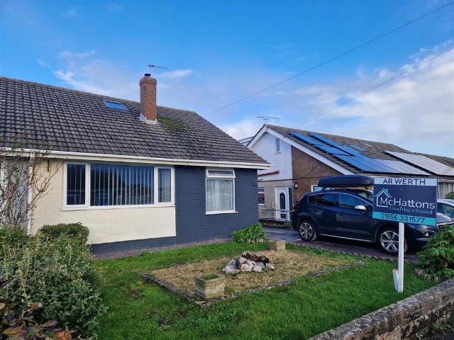 Bungalow for sale in Porthcawl, Nottage