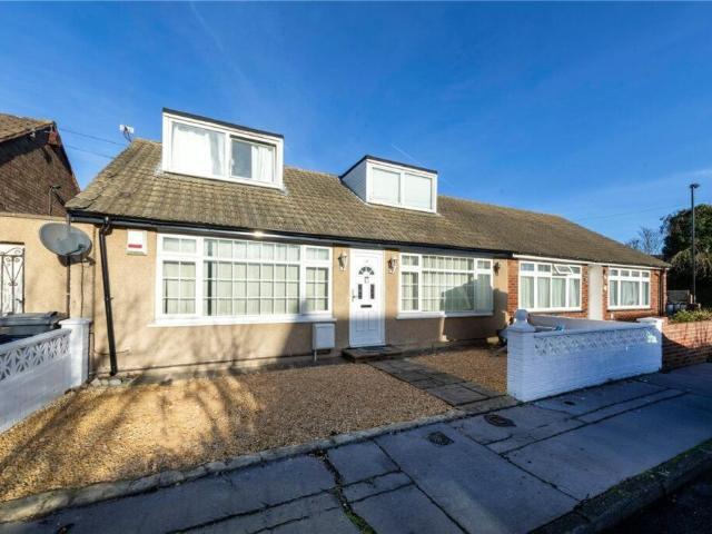 Bungalow for sale in London Borough of Croydon, Selhurst