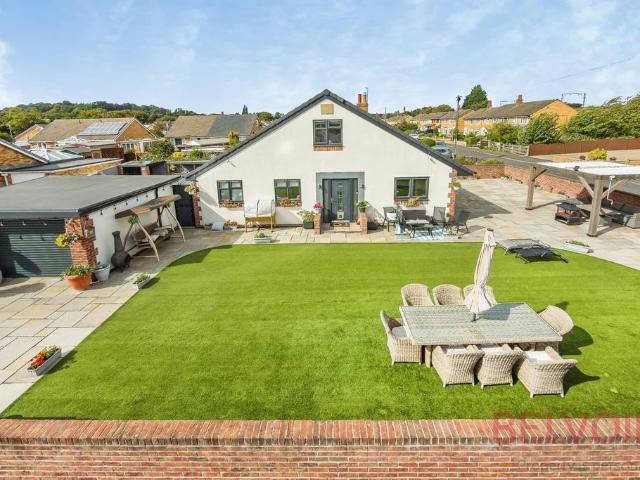 Bungalow for sale in Belle Isle, Wakefield