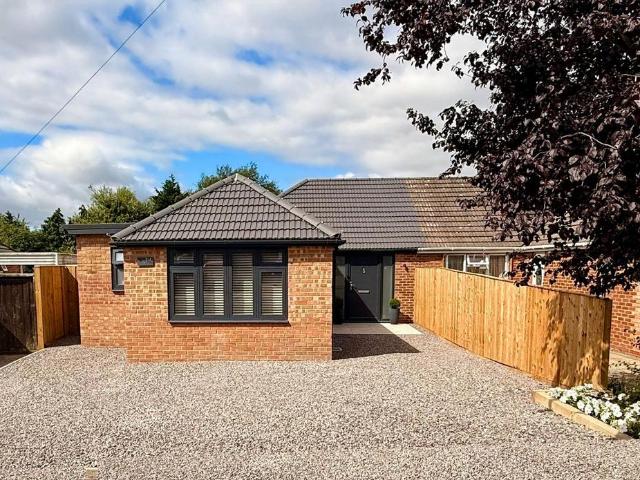 Bungalow for sale in Wotton, Gloucester