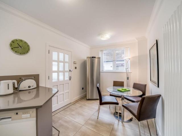 Bungalow for sale in Clarkston, Scotland
