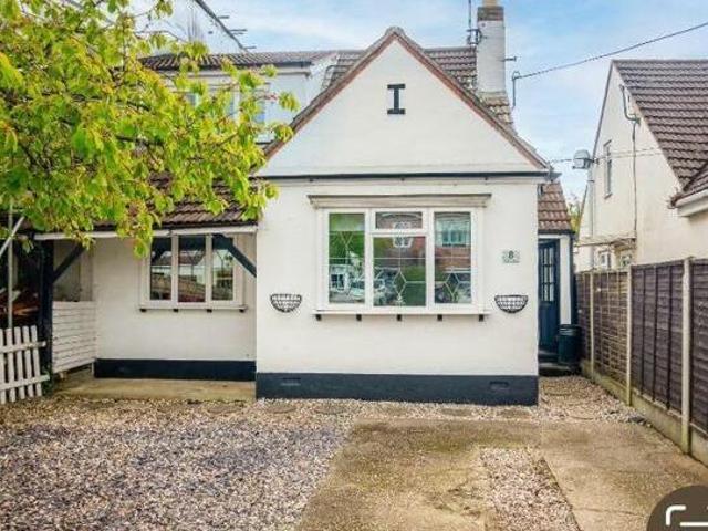 House for sale in Stroud Green, Barling
