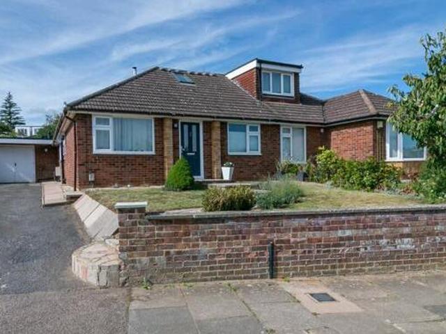 House for sale in Oakfield, King's Walden