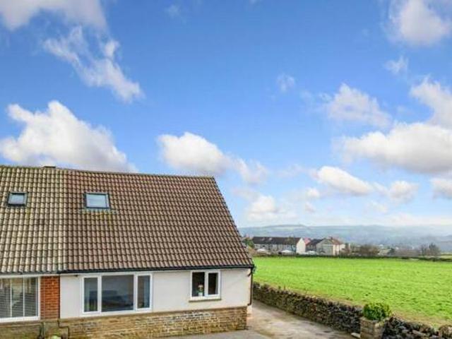 House for sale in Huddersfield, West Yorkshire