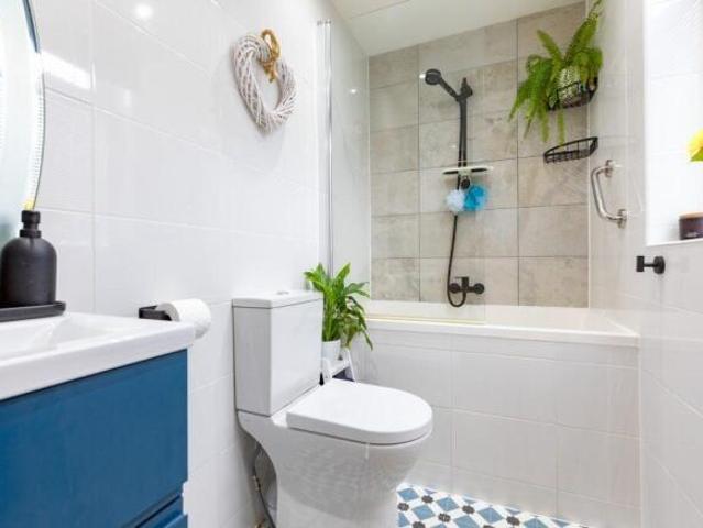Bungalow for sale in Sheddens, Clarkston