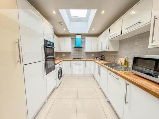 Bungalow for sale in Watford Rural, Batchworth