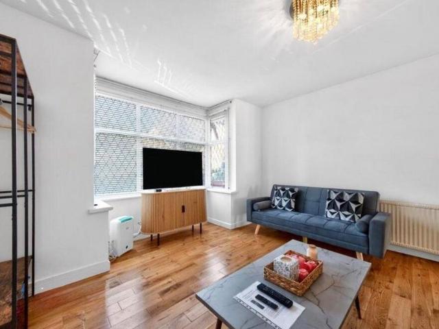 House for rent in High Barnet, Greater London