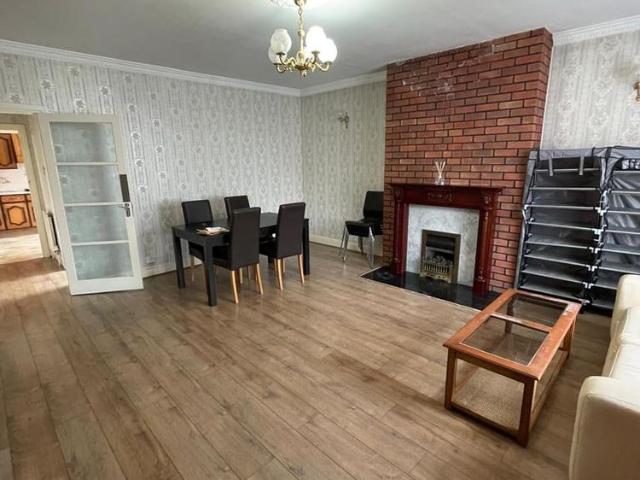 House for rent in London Borough of Ealing, Greater London